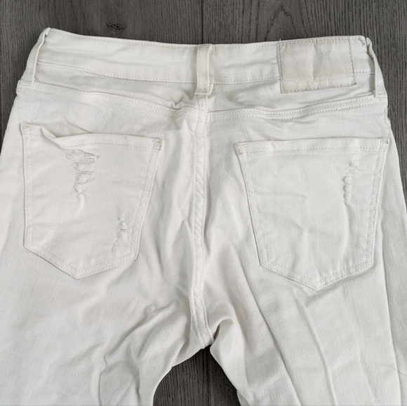 Zara White Distressed Cropped Jeans - Picture 3 of 5